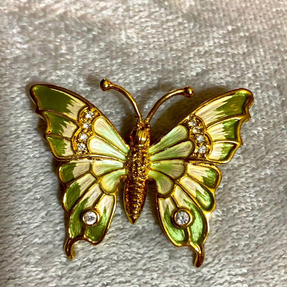 PRETTY BUTTERFLY🦋